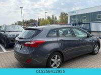 Gebraucht Hyundai i30 110 PS (80 kW) 2015 Grau Limousine