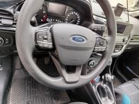 Gebraucht Ford Fiesta Trend 101 PS (74 kW) 2018 Blau Kleinwagen