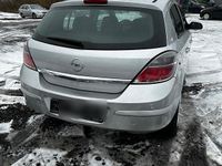 Gebraucht Opel Astra 115 PS (84 kW) 2007 Silber Limousine