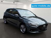 Neu Hyundai i30 Advantage 101 PS (74 kW) 2025 Cypress green / mic Limousine