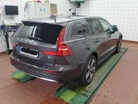 Gebraucht Volvo V60 CC 145 PS (106 kW) 2023 Kombi