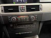 Gebraucht BMW 325 204 PS (150 kW) 2011 Blau Coupé