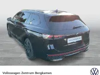 Gebraucht VW Passat R-line 150 PS (110 kW) 2025 Grenadillschwarz metallic Kombi