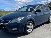 Gebraucht Kia Ceed Attract 90 PS (66 kW) 2010 Blau Kleinwagen