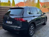 Gebraucht VW Tiguan Sound 150 PS (110 kW) 2017 Grau SUV