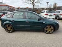 Gebraucht Ford Focus Trend 116 PS (85 kW) 2005 Grün Limousine