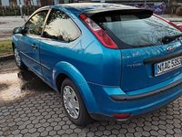 Gebraucht Ford Focus Trend 101 PS (74 kW) 2005 Blau Limousine