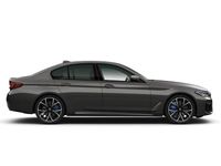 Gebraucht BMW M550 Shadowline 530 PS (389 kW) 2022 Sophistograu brillanteffekt metalli Limousine