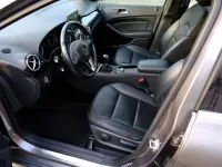 Gebraucht Mercedes B180 Ambition 122 PS (89 kW) 2014 Grau Kleinwagen