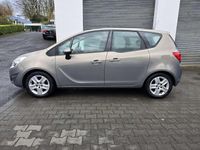 Gebraucht Opel Meriva Edition 101 PS (74 kW) 2010 Muskatgrau/muskat braun(m2) Van / Kleinbus