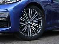 Gebraucht BMW 330 Executive 258 PS (189 kW) 2020 Blau Kombi