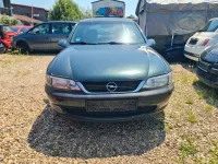 Gebraucht Opel Vectra 101 PS (74 kW) 1998 Grün Limousine