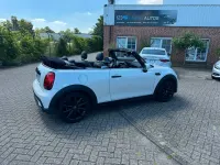 Gebraucht Mini Cooper Cabriolet Classic 136 PS (100 kW) 2023 Nanuq white perlmut Cabrio