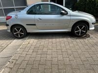 Gebraucht Peugeot 206 CC 109 PS (80 kW) 2002 Silber Cabrio