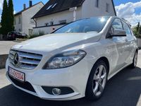 Gebraucht Mercedes B200 136 PS (100 kW) 2013 Weiß Van / Kleinbus