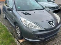 Gebraucht Peugeot 206 62 PS (45 kW) 2011 Grau Kleinwagen