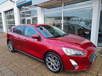 Gebraucht Ford Focus Titanium 150 PS (110 kW) 2018 Rot Limousine