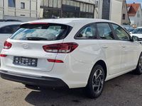 Gebraucht Hyundai i30 101 PS (74 kW) 2024 Weiß Kombi