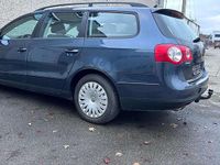 Gebraucht VW Passat Trendline 140 PS (102 kW) 2007 Bluegraphit perleffekt Kombi