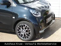 Gebraucht Smart ForTwo Coupé Prime 60 kW (82 PS) 2023 Schwarz Kleinwagen