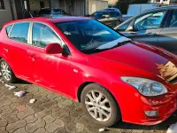Gebraucht Hyundai i30 116 PS (85 kW) 2008 Rot Kleinwagen