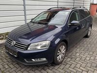 Gebraucht VW Passat Comfortline 122 PS (89 kW) 2011 Blau Limousine