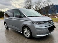 Gebraucht VW Multivan Style 150 PS (110 kW) 2023 Silber Van