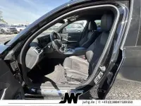 Gebraucht BMW 320 M Sport 190 PS (139 kW) 2023 Black sapphire metallic Kombi