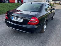 Gebraucht Mercedes E220 Classic 150 PS (110 kW) 2006 Schwarz Limousine