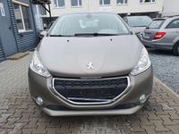 Gebraucht Peugeot 208 Active 95 PS (69 kW) 2012 Lackierung mit schutzlack Kleinwagen