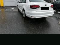 Gebraucht VW Jetta 125 PS (91 kW) 2018 Weiß Limousine