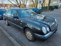 Gebraucht Mercedes E200 Elegance 136 PS (100 kW) 1997 Schwarz Limousine