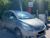 Gebraucht Toyota Verso Edition 147 PS (108 kW) 2012 Andere farben Van / Kleinbus