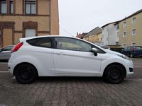 Gebraucht Ford Fiesta Trend 60 PS (44 kW) 2014 Weiß Kleinwagen