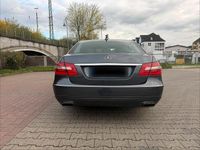 Używany Mercedes E250 Avantgarde 204 KM (150 kW) 2012 Szary Sedan/Limuzyna