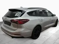 Gebraucht Ford Focus 120 PS (88 kW) 2022 Silber Limousine