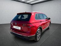 Gebraucht VW Tiguan 131 PS (96 kW) 2022 Rot SUV