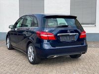 Gebraucht Mercedes B200 156 PS (114 kW) 2018 Blau Van / Kleinbus
