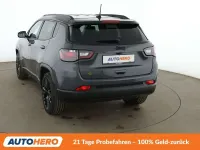 Usado Jeep Compass Limited 190 CV (139 kW) 2022 Gris SUV