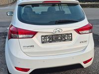 Gebraucht Hyundai ix20 Edition 90 PS (66 kW) 2013 Weiß Kleinwagen