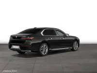 Gebraucht BMW 750e 489 PS (359 kW) 2025 Schwarz Limousine