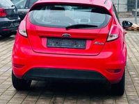 Gebraucht Ford Fiesta Titanium 80 PS (58 kW) 2014 Rot Kleinwagen