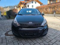 Gebraucht Kia Rio Edition 7 86 PS (63 kW) 2012 Schwarz Limousine