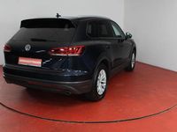 Gebraucht VW Touareg Basis 231 PS (169 kW) 2018 Blau SUV