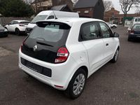 Gebraucht Renault Twingo Life 69 PS (50 kW) 2017 Weiß Kleinwagen