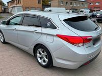 Gebraucht Hyundai i40 135 PS (99 kW) 2012 Grau Kombi