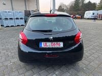 Gebraucht Peugeot 208 Active 68 PS (50 kW) 2013 Schwarz Kleinwagen