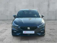 Używany Seat Leon FR 150 KM (110 kW) 2022 Szary Sedan/Limuzyna