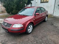 Usata VW Passat 101 CV (74 kW) 2003 Rosso Berlina