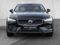 Gebraucht Volvo V60 CC Ultimate 197 PS (144 kW) 2023 Onyx black / metallic Kombi